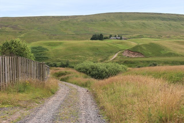 Farm road to Glenlichorn