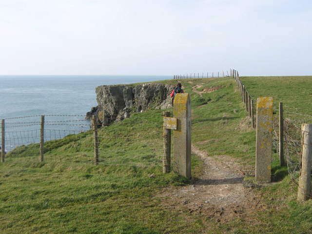 The Coast Path above Dyllborth