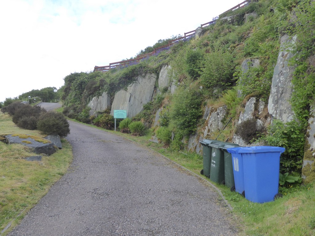 Steep access road, Mallaig © Alpin Stewart :: Geograph Britain and Ireland