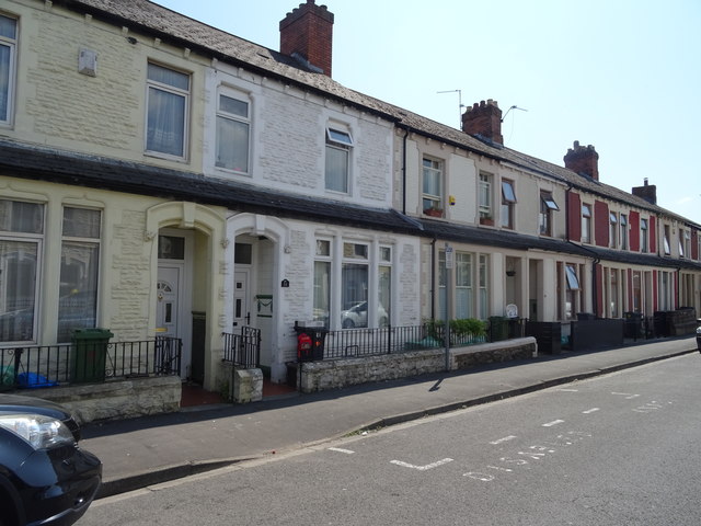 Terraced housing on Penhevad Street © JThomas 