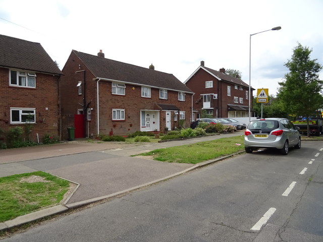 Houses on Whipperley Way, Farley Hill,... © JThomas cc-by-sa/2.0 ...