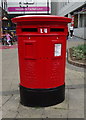 Double aperture Elizabeth II postbox on George Street, Luton