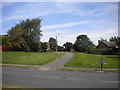 Footpath to Smalley Drive, Oakwood