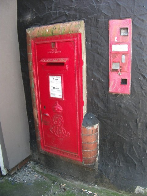 King Edward VII Post Box with disused stamp machine, Bangor