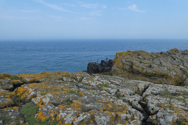 Fishing for mackerel © DS Pugh cc-by-sa/2.0 :: Geograph Britain and Ireland