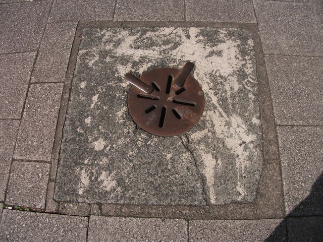 Possible coal hole and cover on Holyhead Road, Bangor