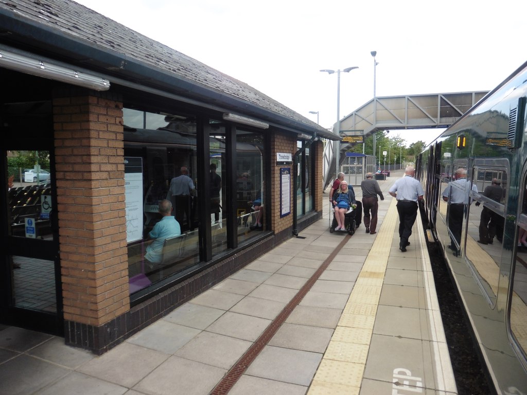 Trowbridge Railway Station © Roger Cornfoot :: Geograph Britain and Ireland