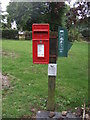 Elizabeth II postbox, Lapley