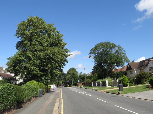 High Road, Chigwell © Malc McDonald cc-by-sa/2.0 :: Geograph Britain ...