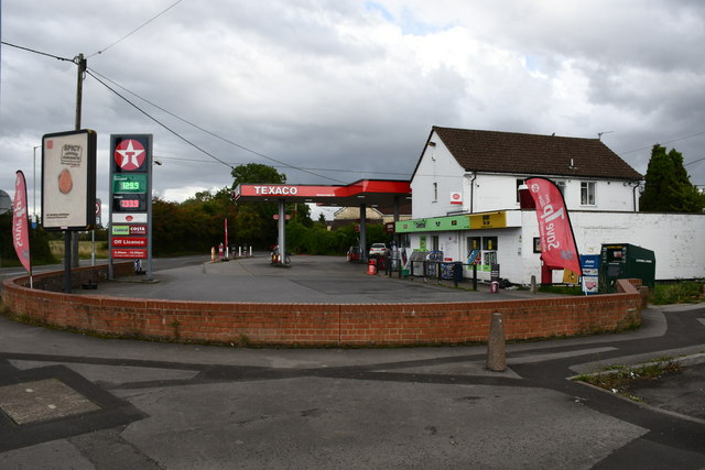 Texaco Garage © Julian P Guffogg cc-by-sa/2.0 :: Geograph Britain and ...