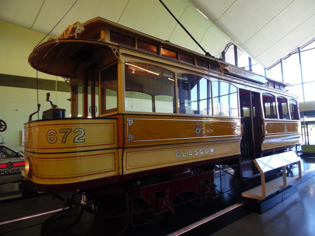 Single deck tramcar 672 in the Riverside Museum