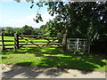 Field entrance and footpath off Keys Lane, Priors Marston