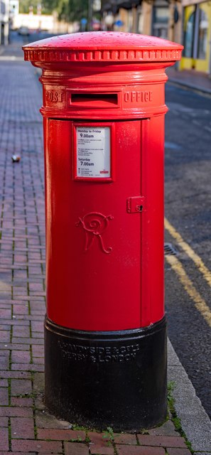 VR Post Box - Swindon © The Carlisle Kid cc-by-sa/2.0 :: Geograph ...