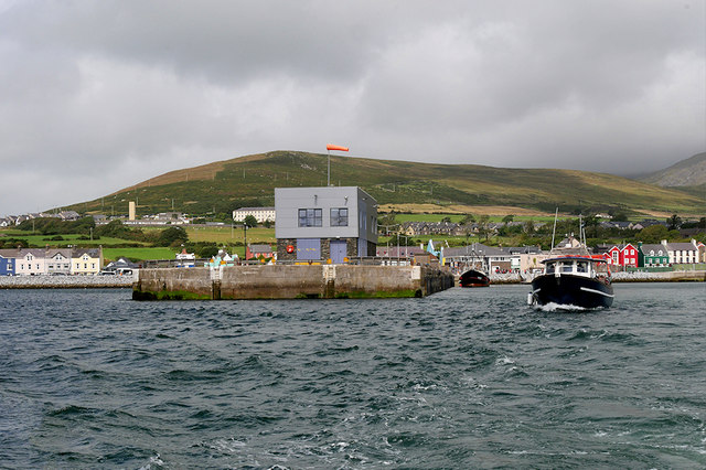 The Central Pier, Dingle Harbour © David Dixon cc-by-sa/2.0 :: Geograph ...