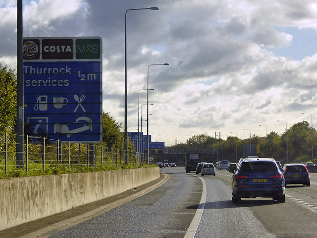 Clockwise M25 approaching Thurrock... © David Dixon :: Geograph Britain ...