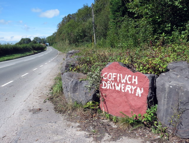 'Cofiwch Dryweryn' ar y B4309 / 'Cofiwch Dryweryn' on the B4309