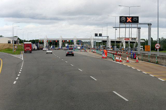Approaching the Toll Plaza for M7 and M8 Motorways (eastbound)