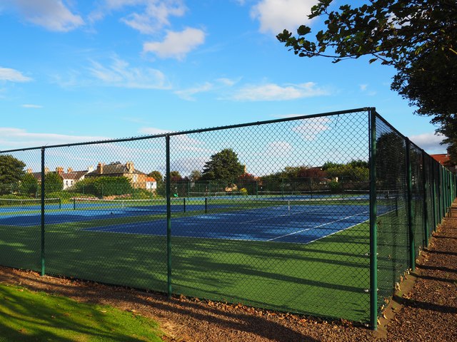 Dunbar Tennis Courts © Jennifer Petrie cc by sa/2 0 :: Geograph Britain