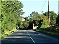 The B4022 entering Hailey