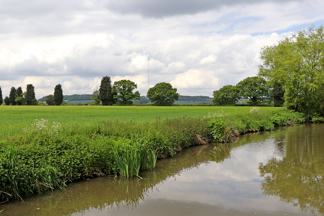 Canal And Farmland South-east Of Hopwas © Roger D Kidd Cc-by-sa 2.0 