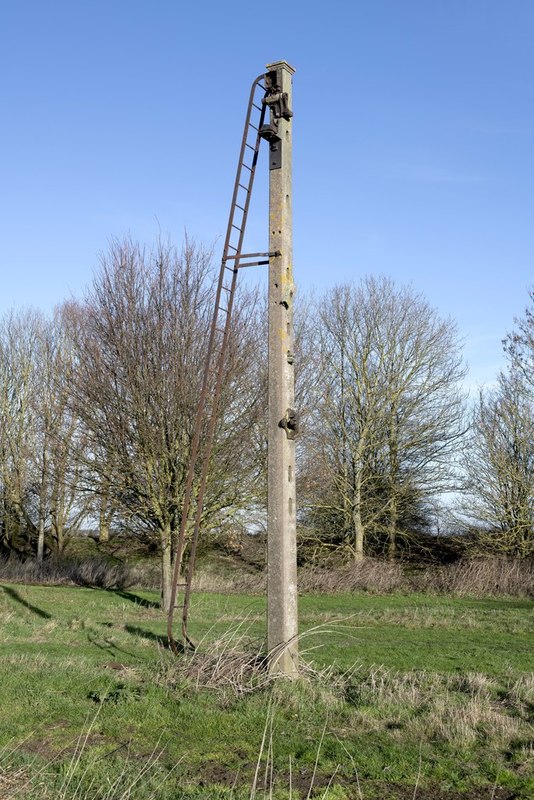 Old railway signal © Ian Taylor cc-by-sa/2.0 :: Geograph Britain and ...