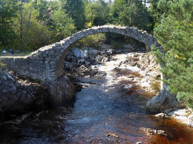Carrbridge - Hump-backed bridge across the River Dulnain