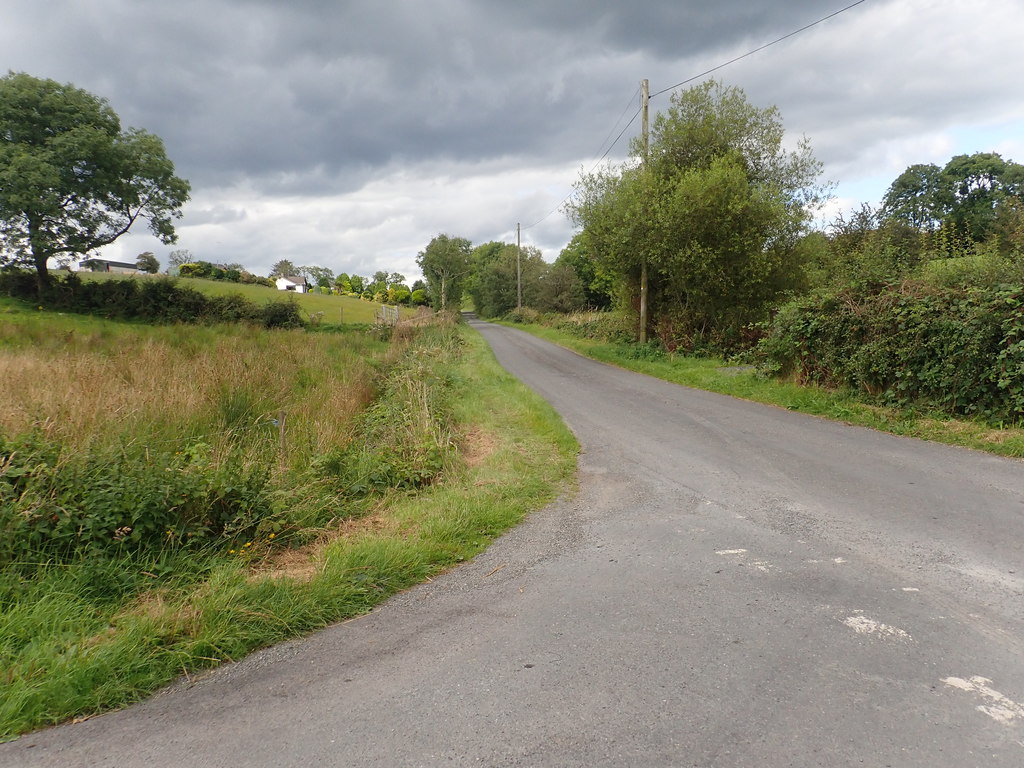 View North along the Bog Road,... © Eric Jones cc-by-sa/2.0 :: Geograph ...