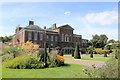 TQ2580 : Kensington Palace - the east facade by Martin Tester