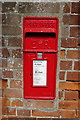 Elizabeth II postbox, Somerton Hall