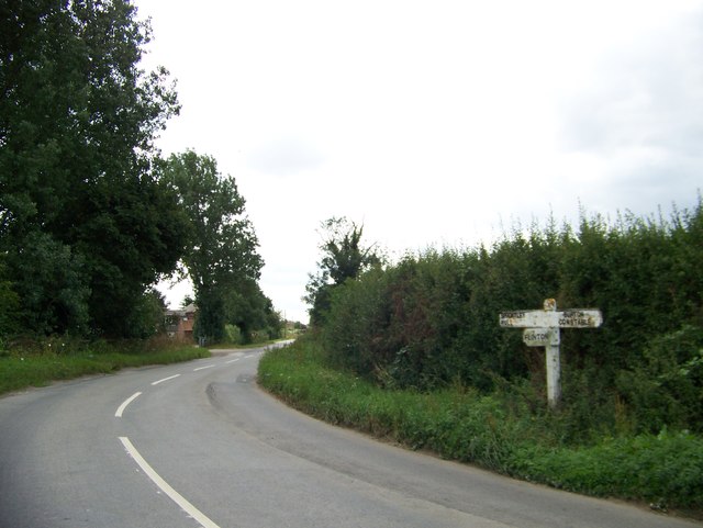 Road from Burton Constable to Sproatley