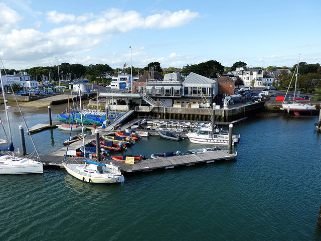 royal lymington yacht club burgee