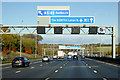 Northbound M1 approaching Junction 9