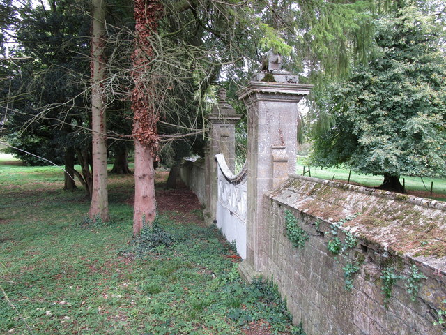 Disused gateway to Clipsham Hall