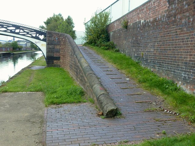 Turnover Bridge No.4, Smethwick Junction, Birmingham Canal
