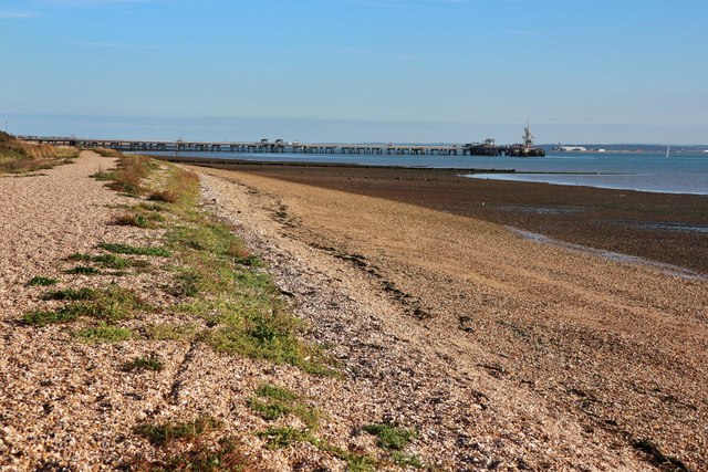 Beach at Hamble-le-Rice © Oast House Archive cc-by-sa/2.0 :: Geograph ...