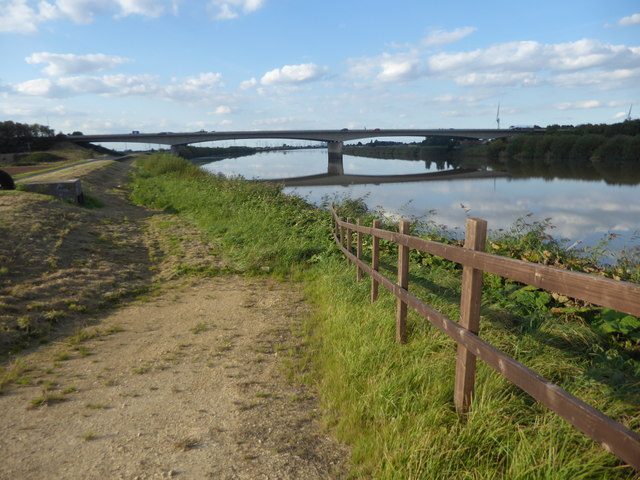 M180 crossing the River Trent