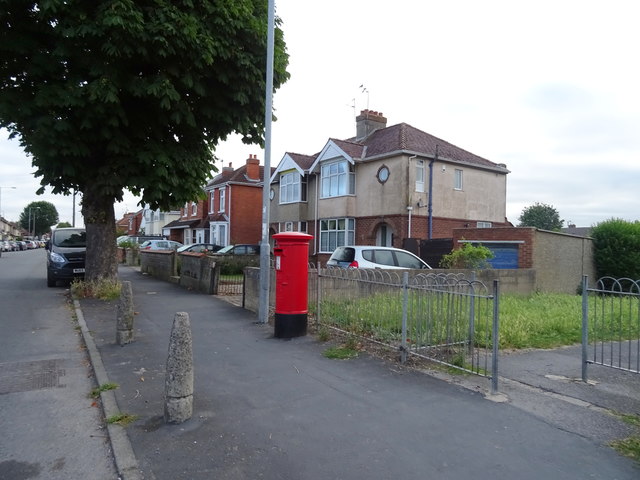 Cheney Manor Road © JThomas :: Geograph Britain and Ireland