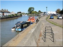 TG5208 : Footpath along the River Bure at North Quay by Evelyn Simak