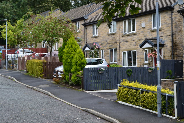 Houses in Pinners Close, Ramsbottom © David Martin cc-by-sa/2.0 ...