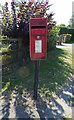 Elizabeth II postbox on Clifden Road, Worminghall