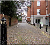 SJ6552 : Cobbled lane in Nantwich town centre by Jaggery
