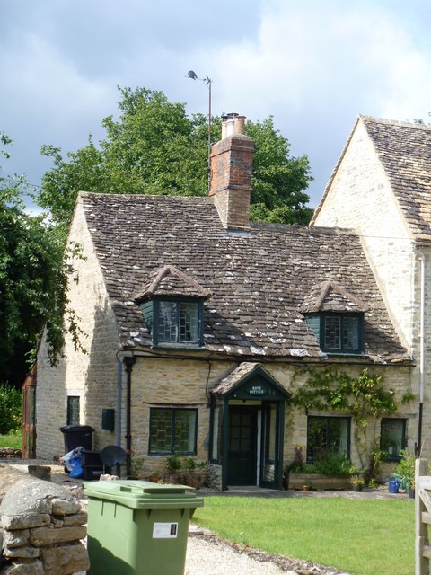 Cirencester houses [1] © Michael Dibb cc-by-sa/2.0 :: Geograph Britain ...