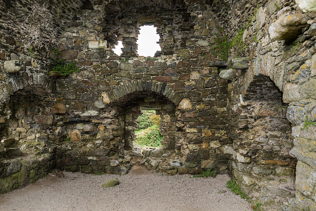 Castles of Munster: Dunhill, Waterford... © Mike Searle cc-by-sa/2.0 :: Geograph Ireland