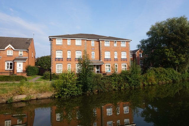 Flats overlooking Coventry Canal © Ian S :: Geograph Britain and Ireland