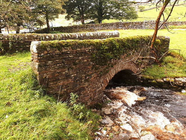 Bridge over Cray Gill © Stephen Craven cc-by-sa/2.0 :: Geograph Britain ...