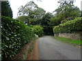 Road heading out of Overthorpe