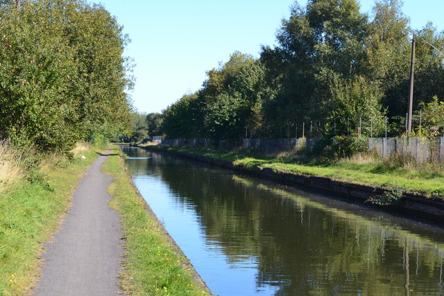 Netherton Tunnel Branch canal, looking... © David Martin :: Geograph ...