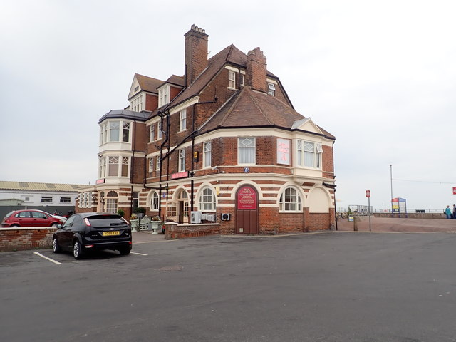 Pier Hotel, Gorleston-on-Sea © Eirian Evans cc-by-sa/2.0 :: Geograph ...