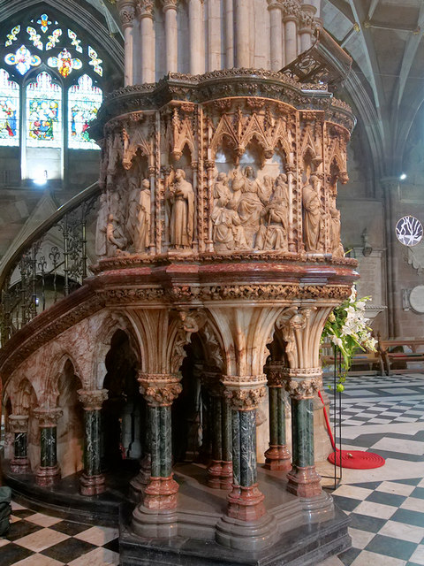 Worcester Cathedral, Nave Pulpit