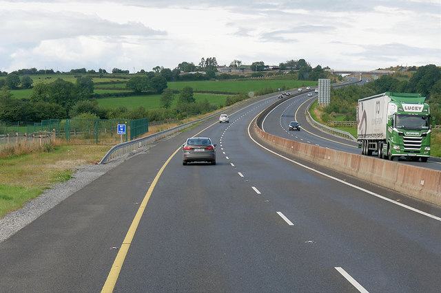 m7-motorway-westbound-david-dixon-cc-by-sa-2-0-geograph-ireland